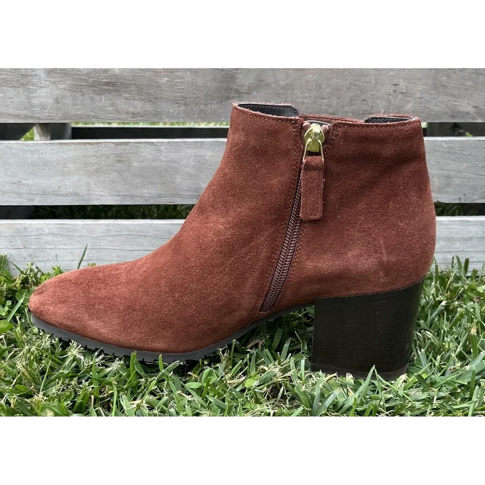 Aquatalia Italy Brown Suede Chelsea Ankle Boots Block Heel‎ Women's 8.5 M